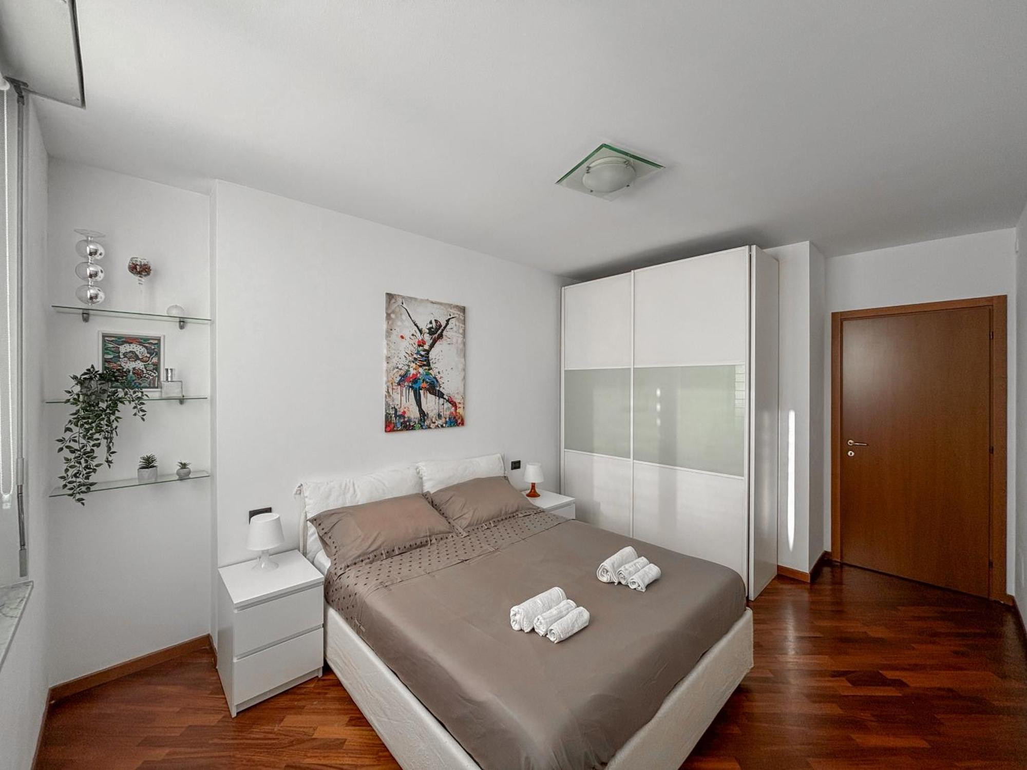 Bilocale Con Terrazzo E Box Auto Su Richiesta Lägenhet Como Exteriör bild