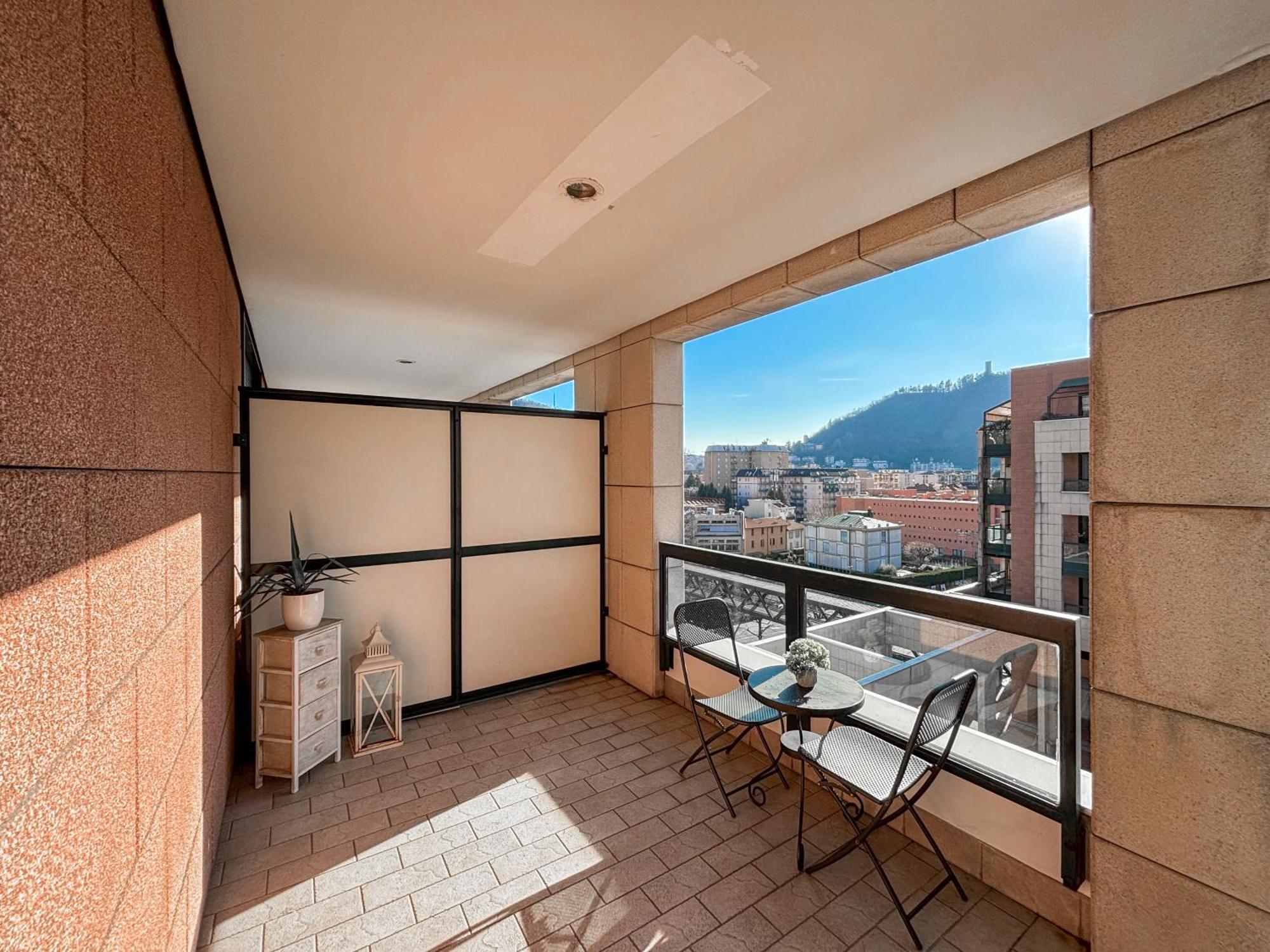 Bilocale Con Terrazzo E Box Auto Su Richiesta Lägenhet Como Exteriör bild